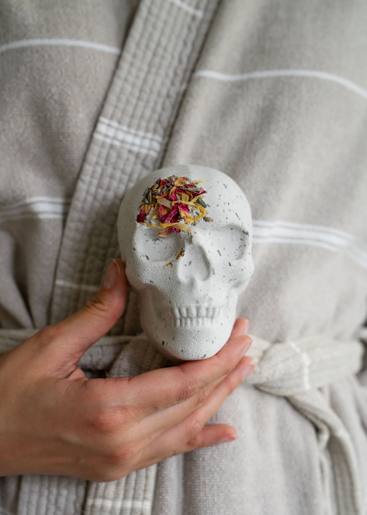 Amber Woods Crystal Bath Bomb