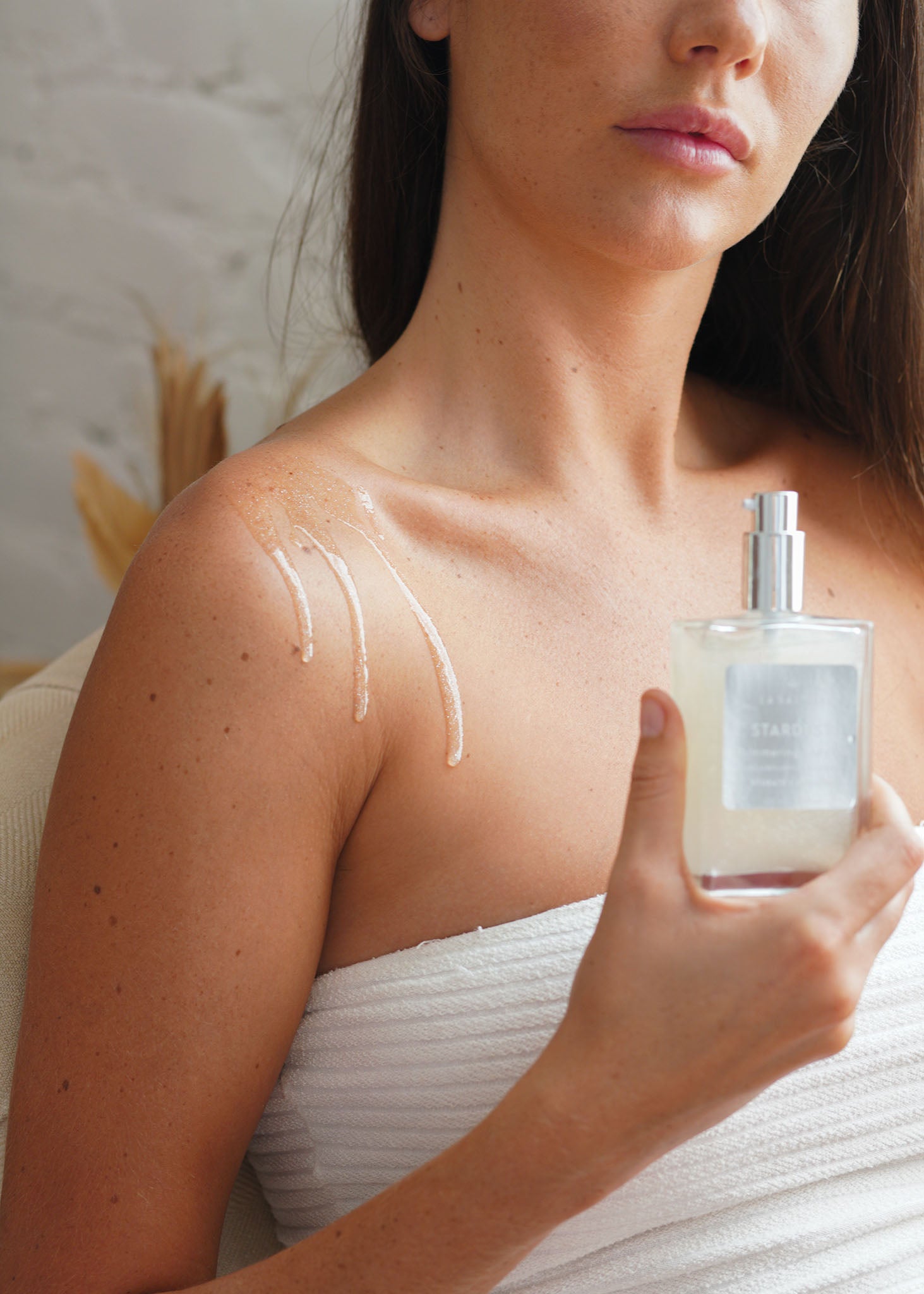 Weightless Hydration, Lasting Radiance